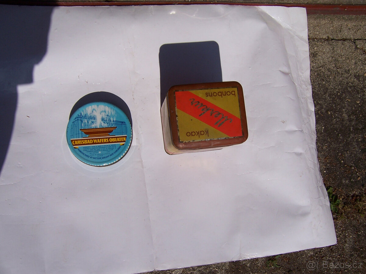 plechovky od čaje, kávy, oplatků ,bonbónů a lékárničky - 11