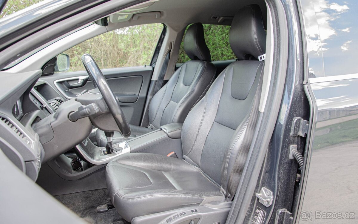 Volvo XC60 D3, 100kW, 6MT - 11