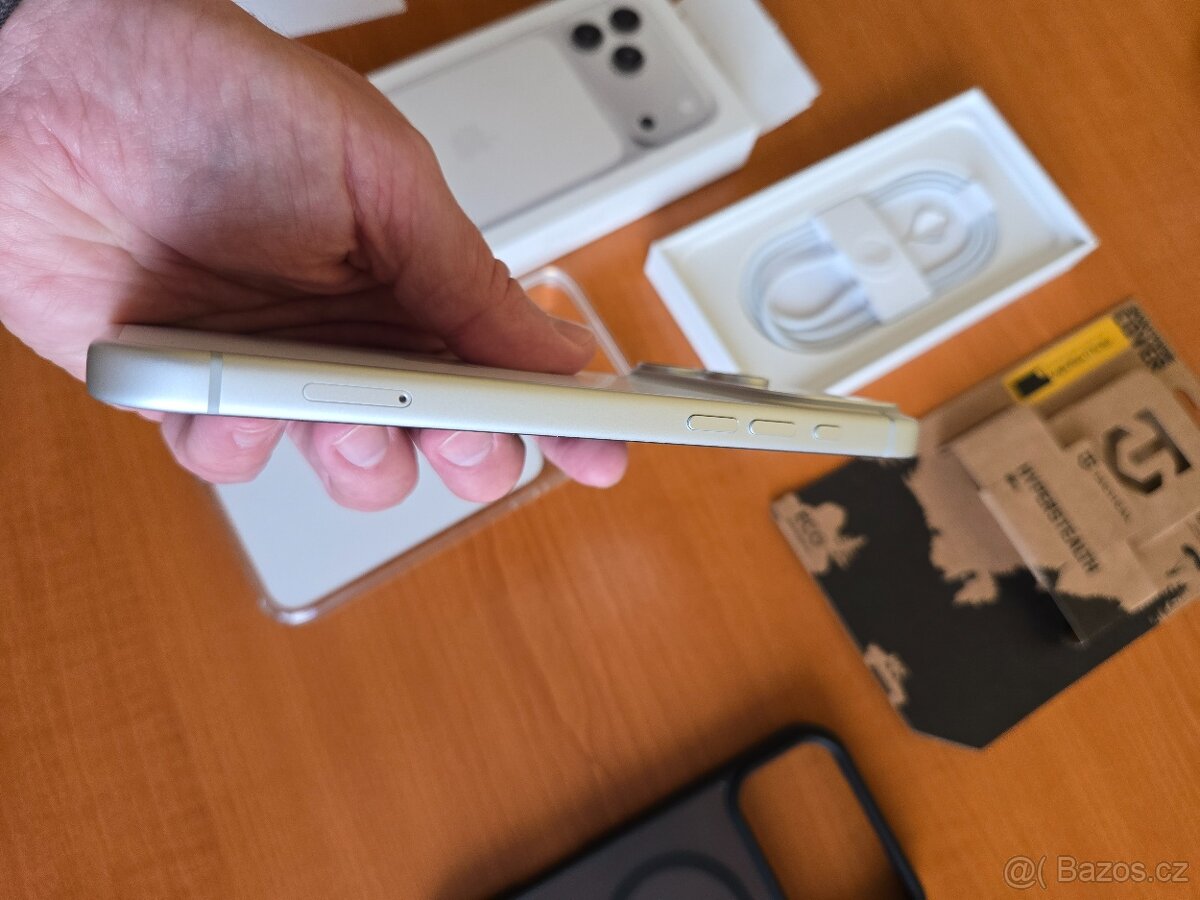 Prodám iPhone 17 Pro Max 256GB, záruka Datart - 11