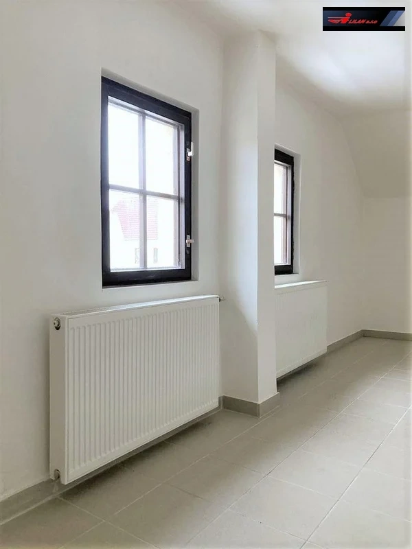 Prodej polyfunkční budovy v obci Úštěk. - 11