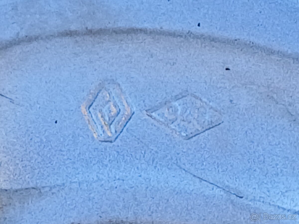 Zimní kola Dacia Duster Nokian 215/65/16 vzorek 8mm - 11