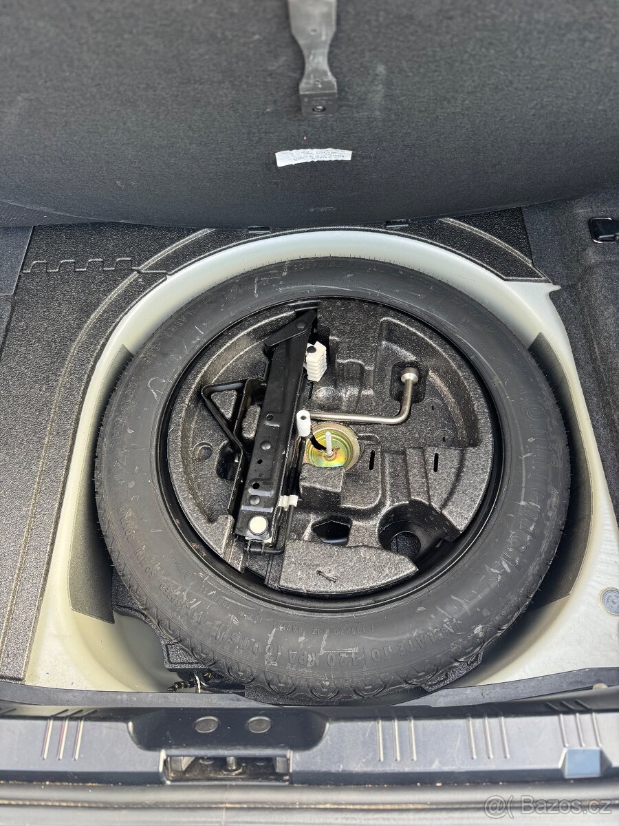 BMW E60 550i V8 - 11