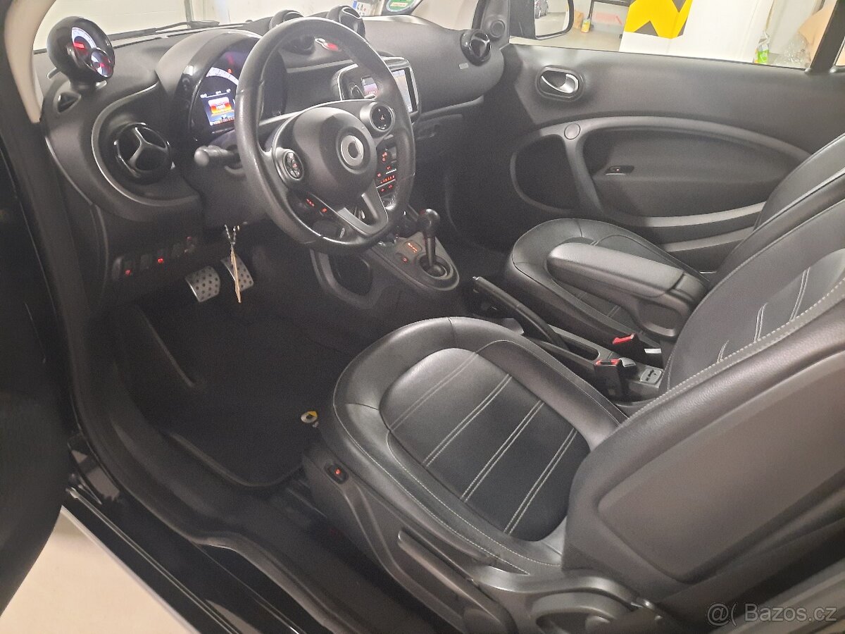 SMART FORTWO 453 CABRIO 900TURBO,ČERNÝ,90PS,TIPTRO,2016,FULL - 11