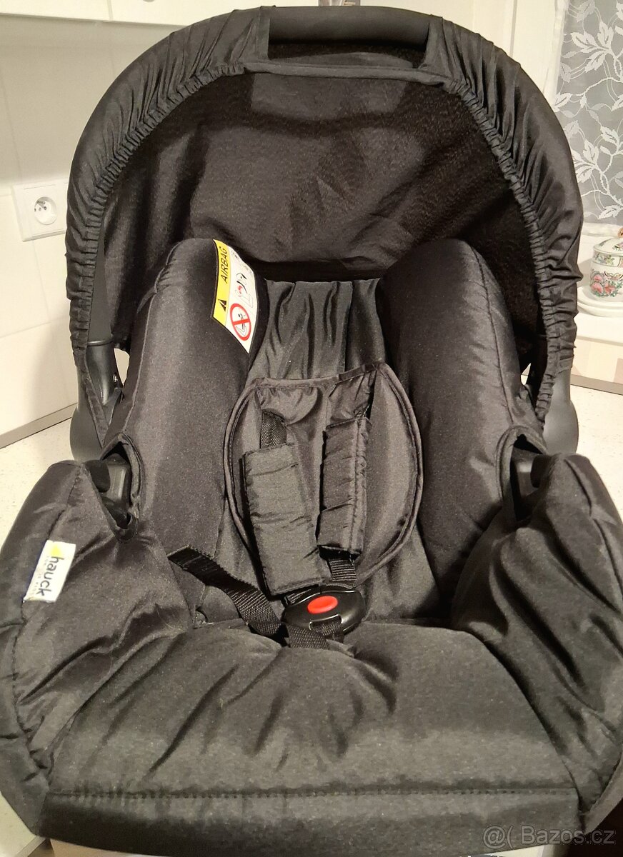 Hluboký kočárek a autosedačka 0-13 kg. - 11