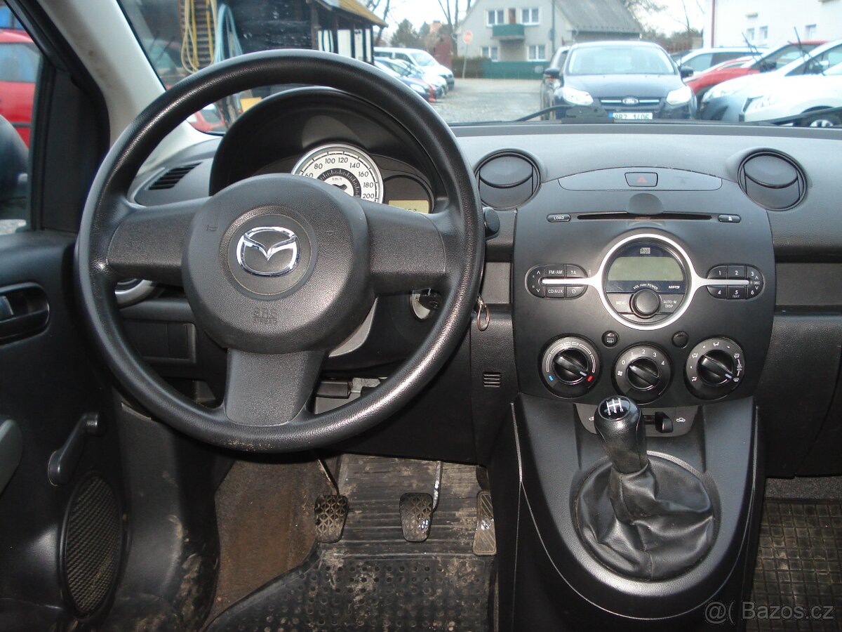 Mazda 2 1.3i CE - 11