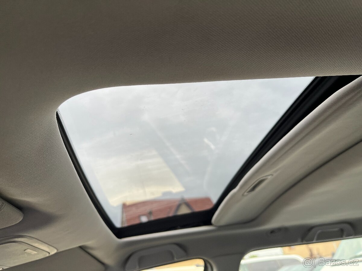 Honda Accord kombi 2.0 VTEC - 11