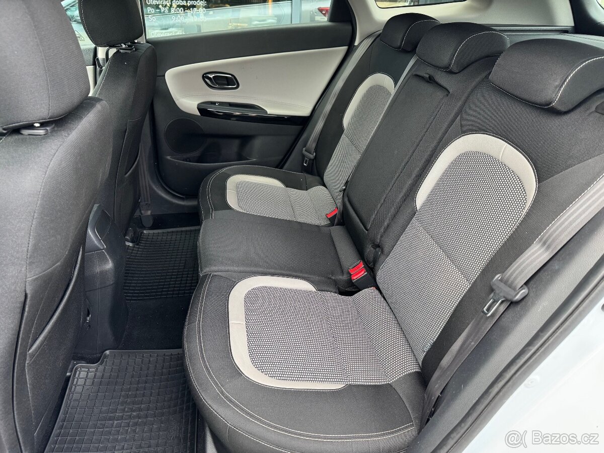 Kia Ceed kombi 1.6 GDI 99kW/135k Exclusive, ČR - 11