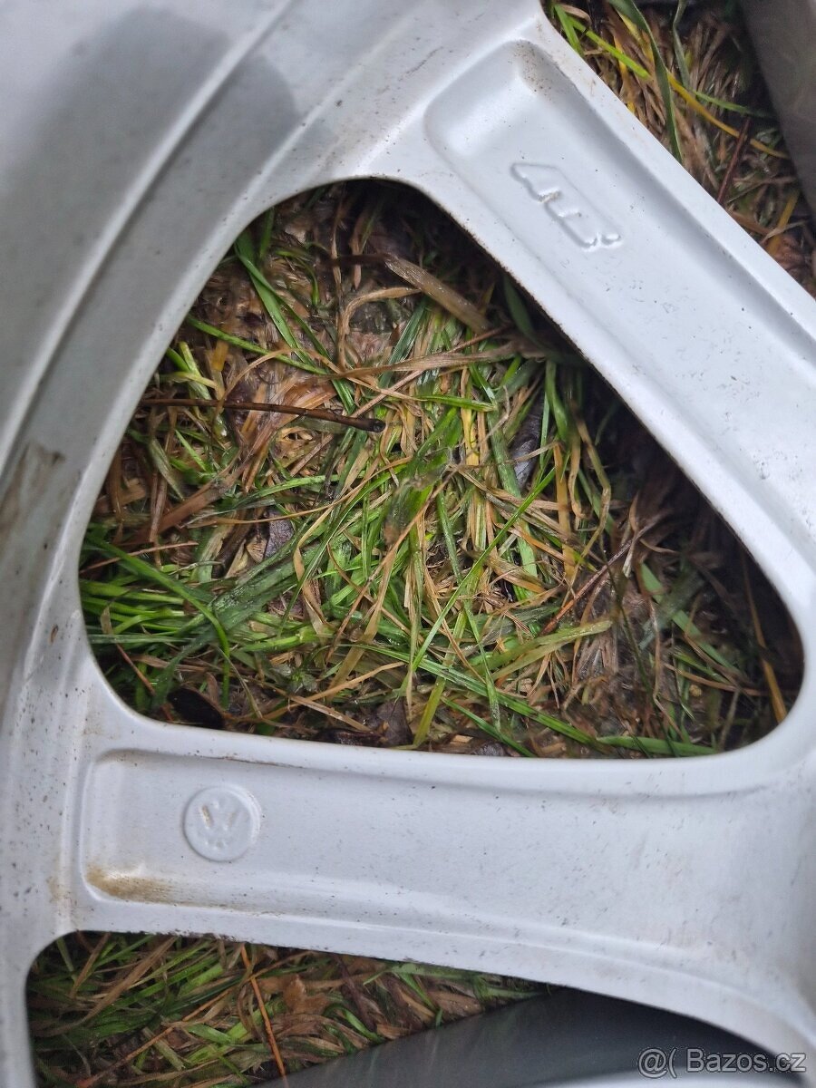 Sada originálních Alu disků SPA - VW Scirocco / CC - 8x17" - 11