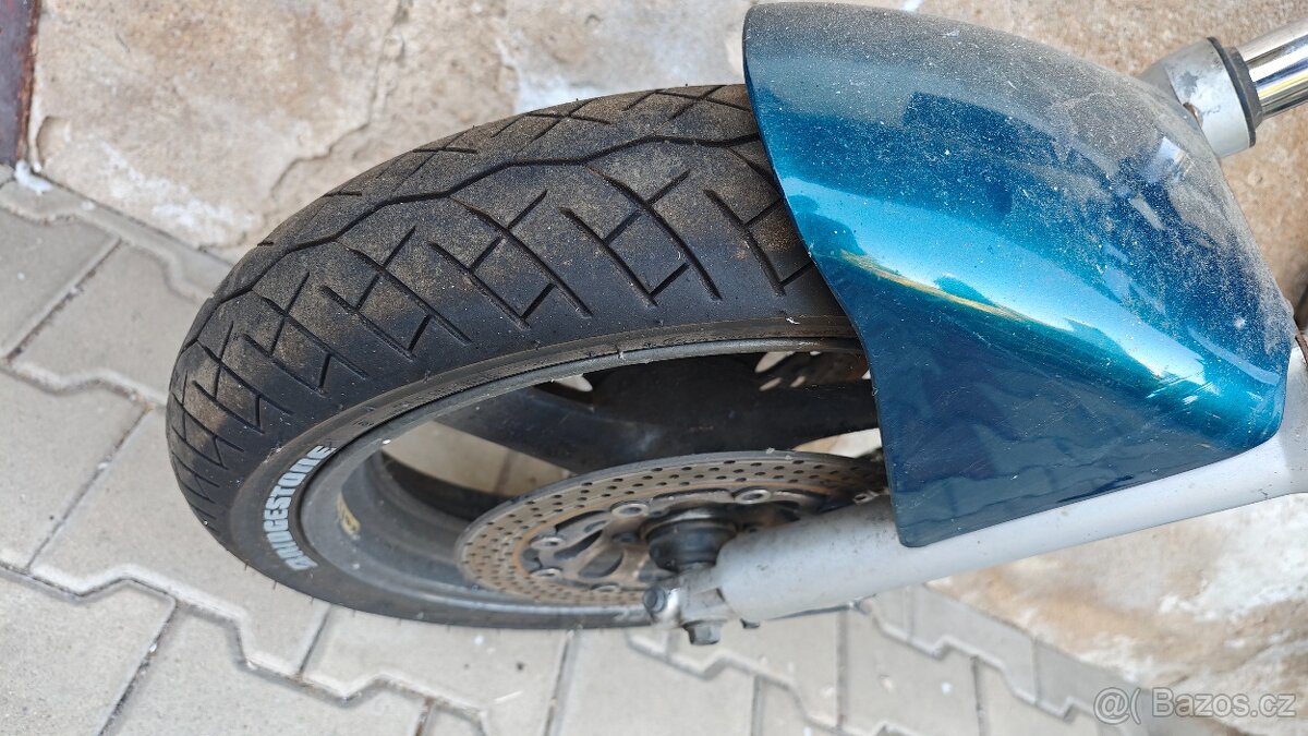 Suzuki GSX750F - 11