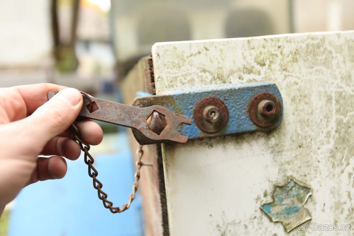 Malotraktor Trabant s korbou - 11