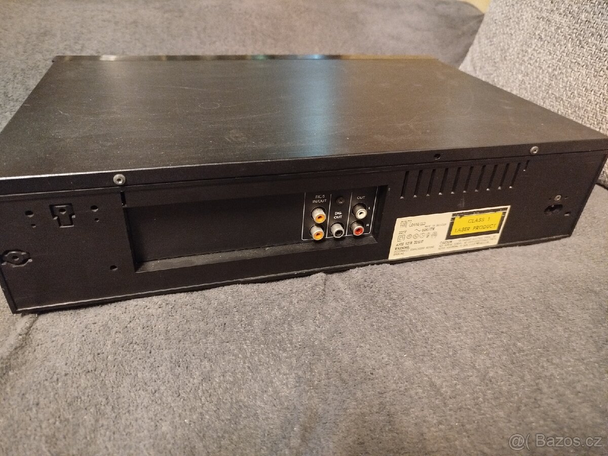 CD přehrávače Grundig a Philips. - 11