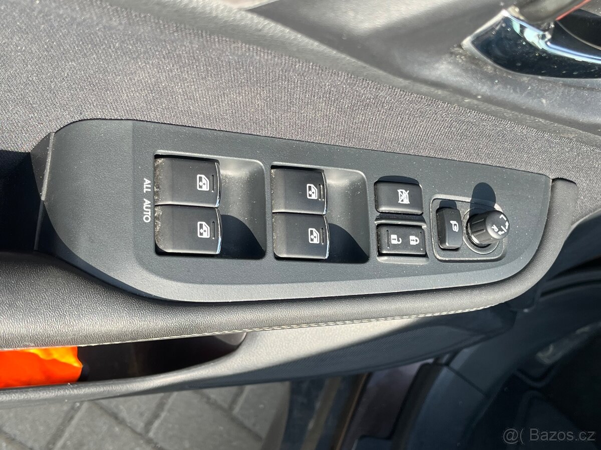 SUBARU OUTBACK 2,5 benzín - 11