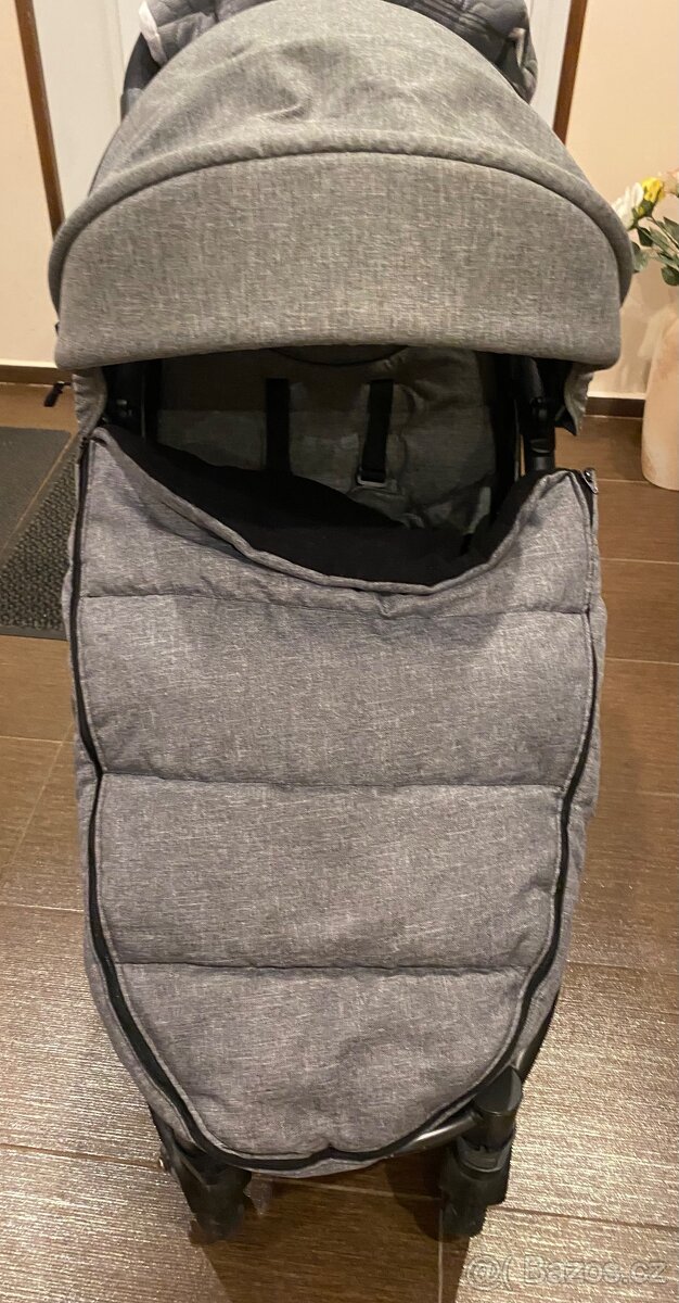 Sportovní kočárek značka Joie - 11