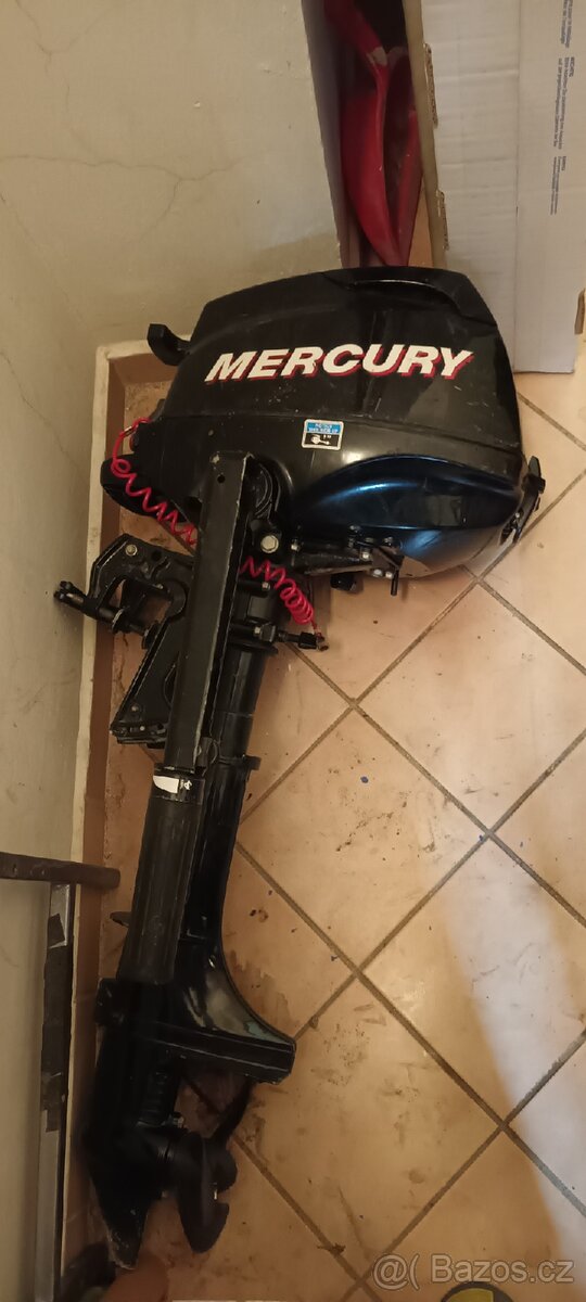 Rybářská loďka s motorem Mercury 2,5HP - 11
