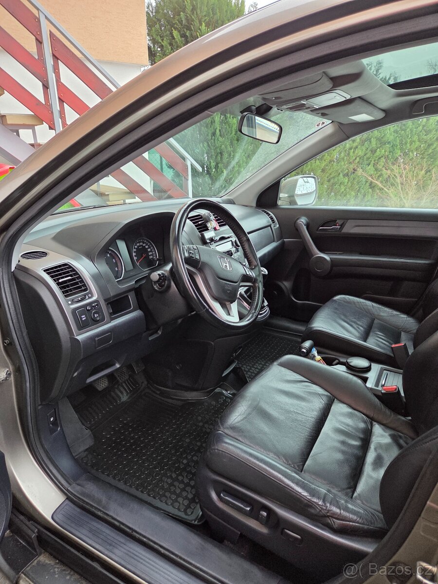 Prodám Honda CR-V 2,2i DTEC ELEGANCE 4x4 - 11