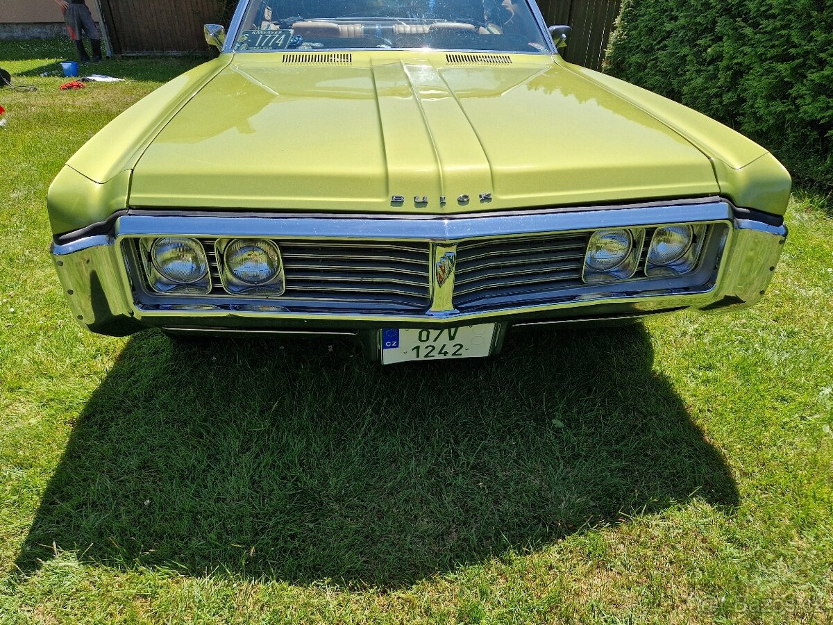 Buick LeSabre Convertible - 11