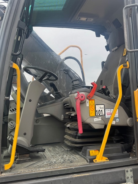 Kolový bagr Volvo EW140C - 11