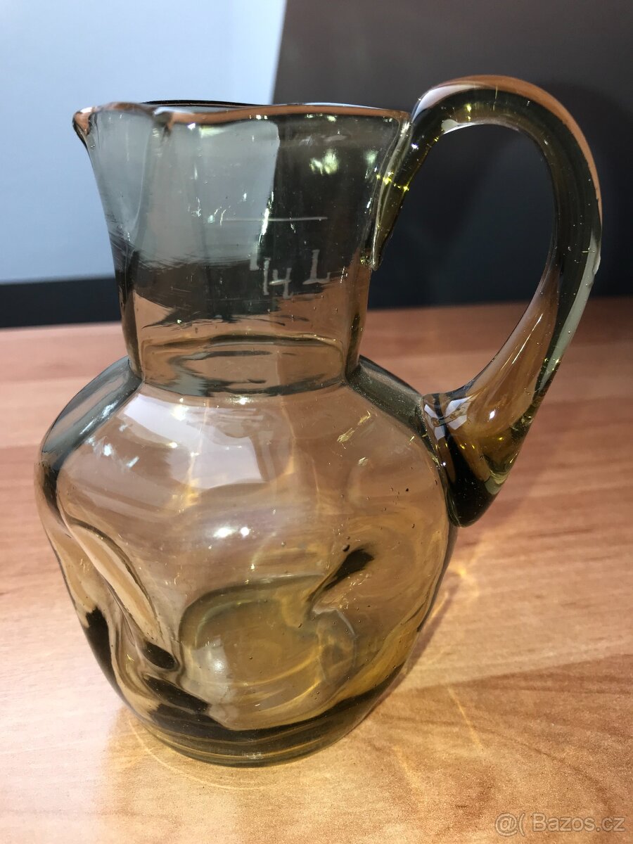 Sběratel nabízí staré skleněné džbány a džbánky - 11