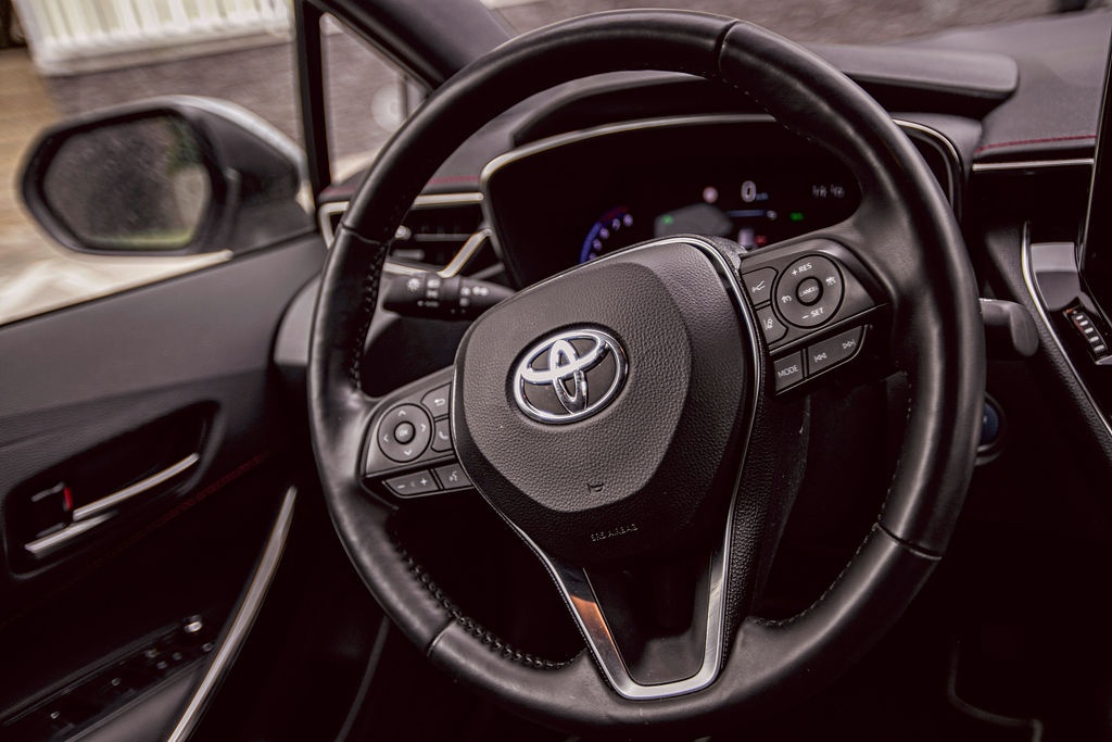 Toyota Corolla Combi TS 2.0 Hybrid GR Sport, DPH - 11