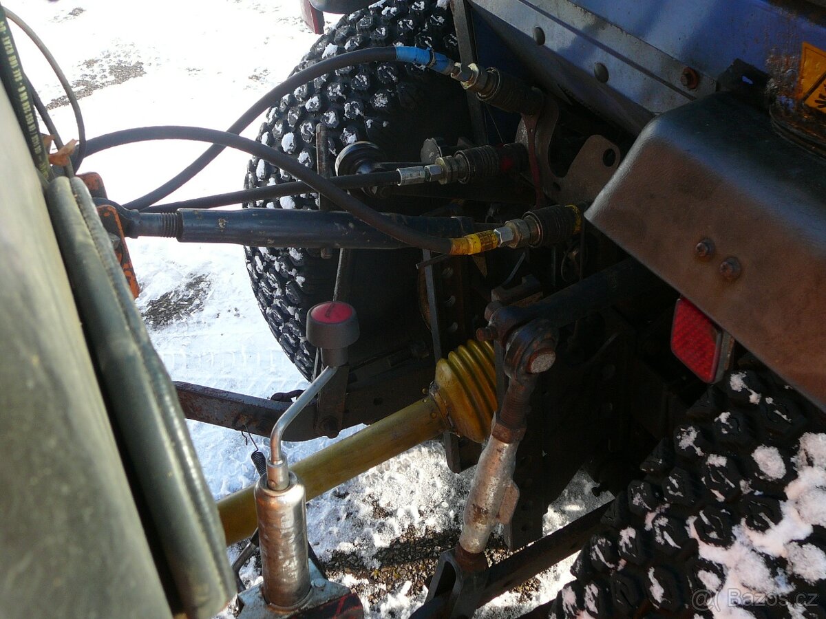 Malotraktor ISEKI 3240 se sekačkou - 11