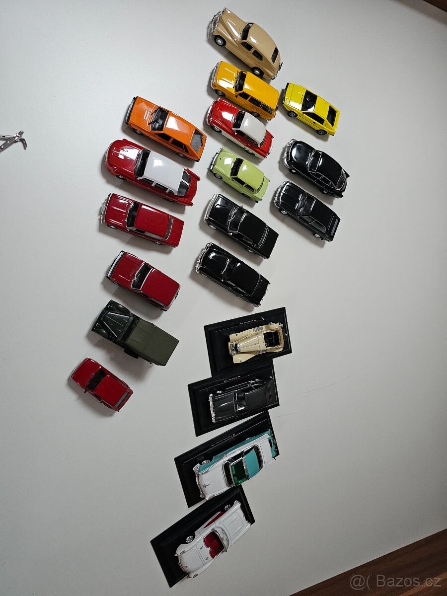 Modely autíček 1:43 z východního bloku,Ameriky, Evropy - 11