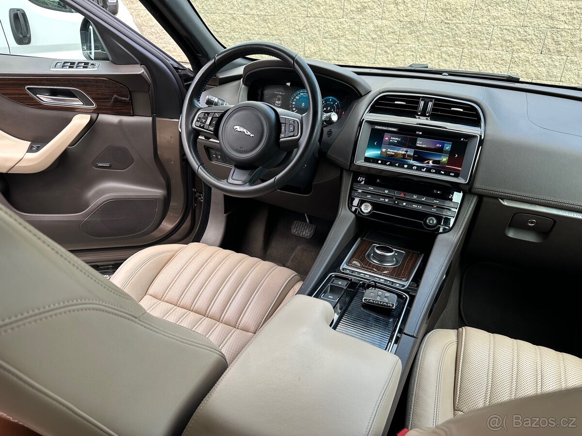 Jaguar F-Pace 2.0d 132kW AWD 4x4 Automat - 11
