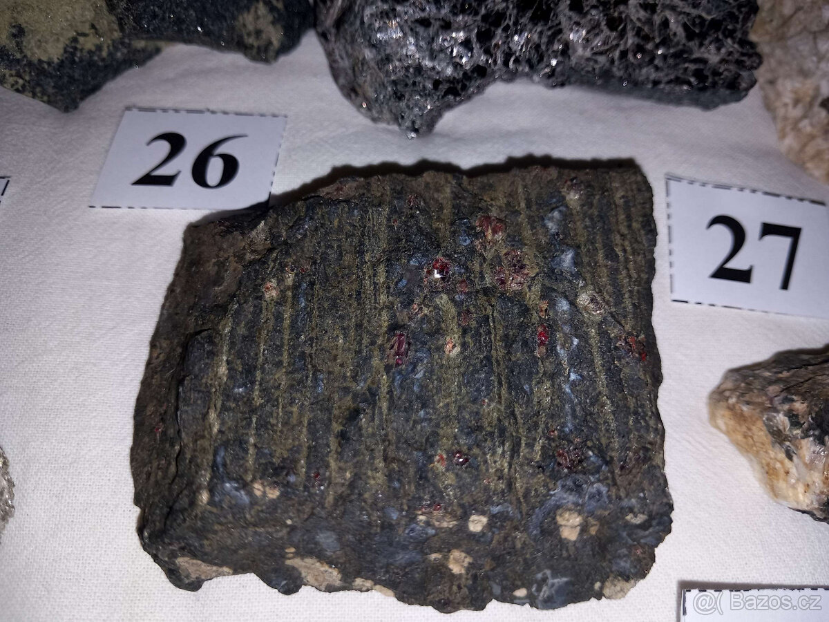 S87 Sbírka 49 ks minerálů - 11