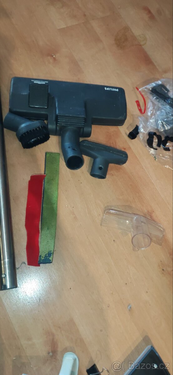 Vysavač Philips Triathlon 1400W - 11