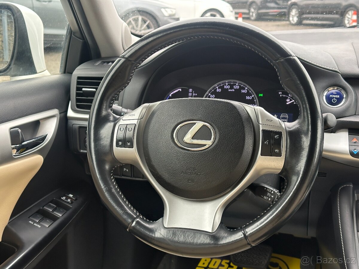 Lexus CT 200h 2011 - 11