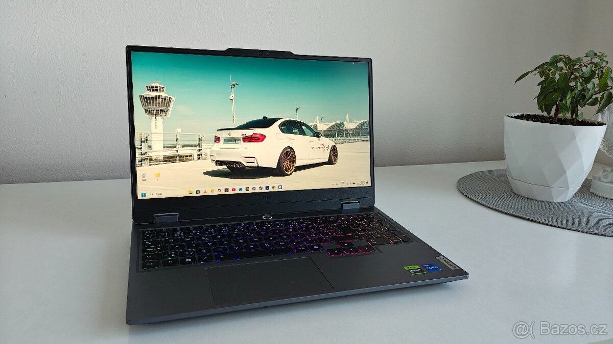 Herní Notebook Lenovo LOQ 15IRX10 šedý - 11