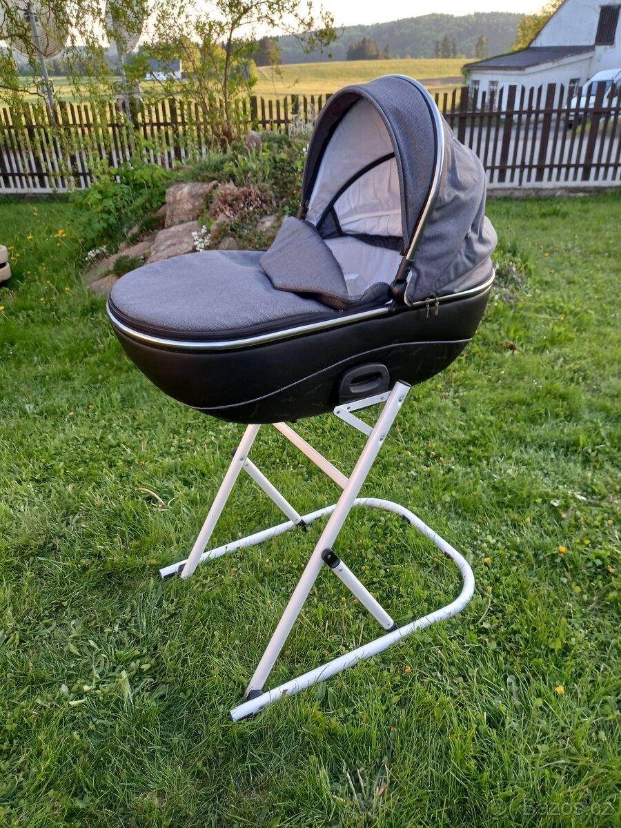 Kočárek Jasmine, autosedačky + příslušenství - 11