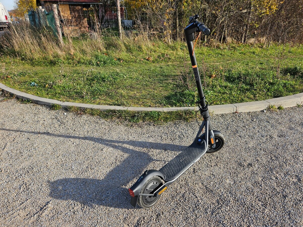 Elektrická koloběžka Ninebot KickScooter F2 Pro E by Segway - 11
