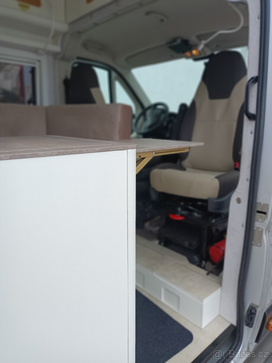 Prodám obytnou dodávku Citroen Jumper 3.0 HDI, 200 PS - 11