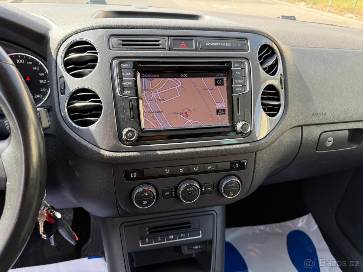 ►VW TIGUAN 2,0 TDI SPORT 4x4 - 110 KW, PARK. SENZORY, NAVI ◄ - 11