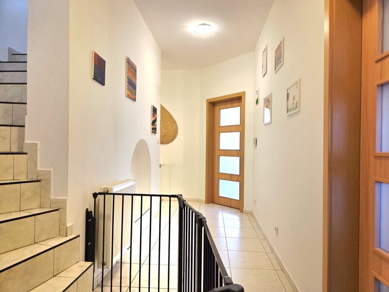 Prodej RD 6+kk 213 m2, na pozemku 287 m2 - 11