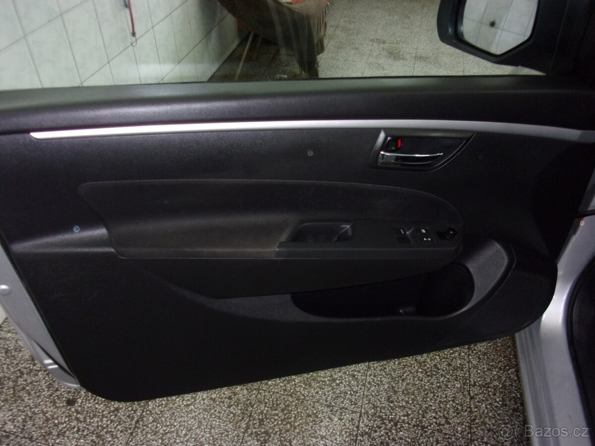 Suzuki Swift 1,3 DDIS - 11