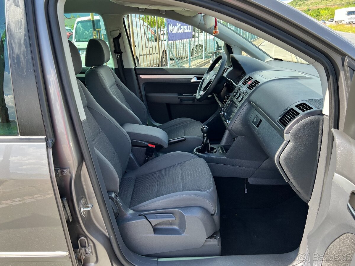 Volkswagen Touran, 2.0 TDi 125kW 7 MÍST, TAŽNÉ - 11