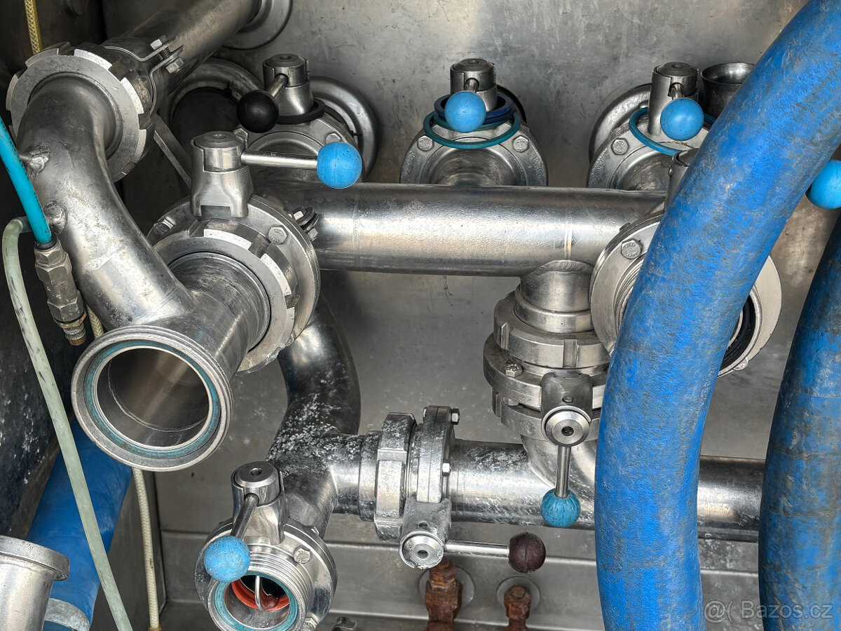 Prodám cisternový MAN TGS 26.400 6X2-4 LL EURO 3 - 11