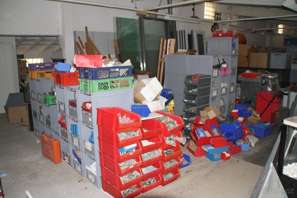 Prodám kování na kuchyně,panty - 11