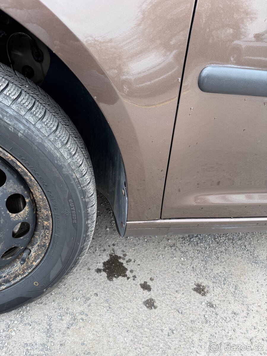 WV Caddy maxi 7 míst - 11