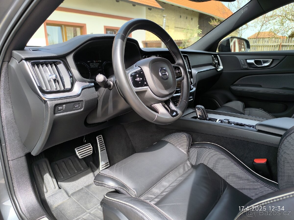Prodáme Volvo V60 R-Design AWD B6 mildhibrid 183 kw ATM - 11