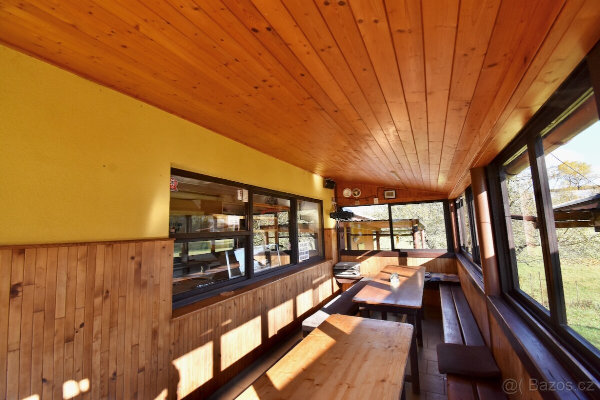 Restaurační zařízení v rekreační oblasti u rybníka Velký Vře - 11