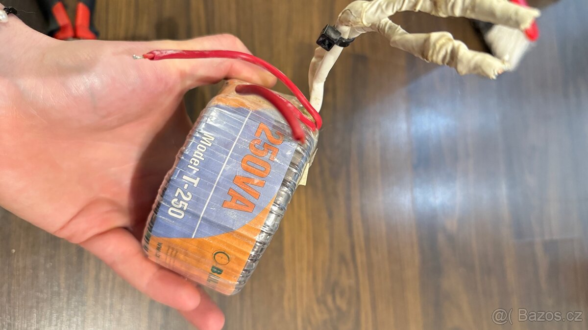 Transformátor 230V - 12V - 11