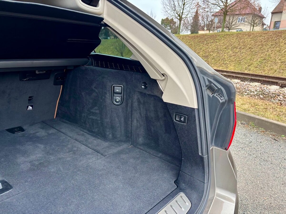 BMW 540i xDrive, 250kw, Individual, 2019 - 11