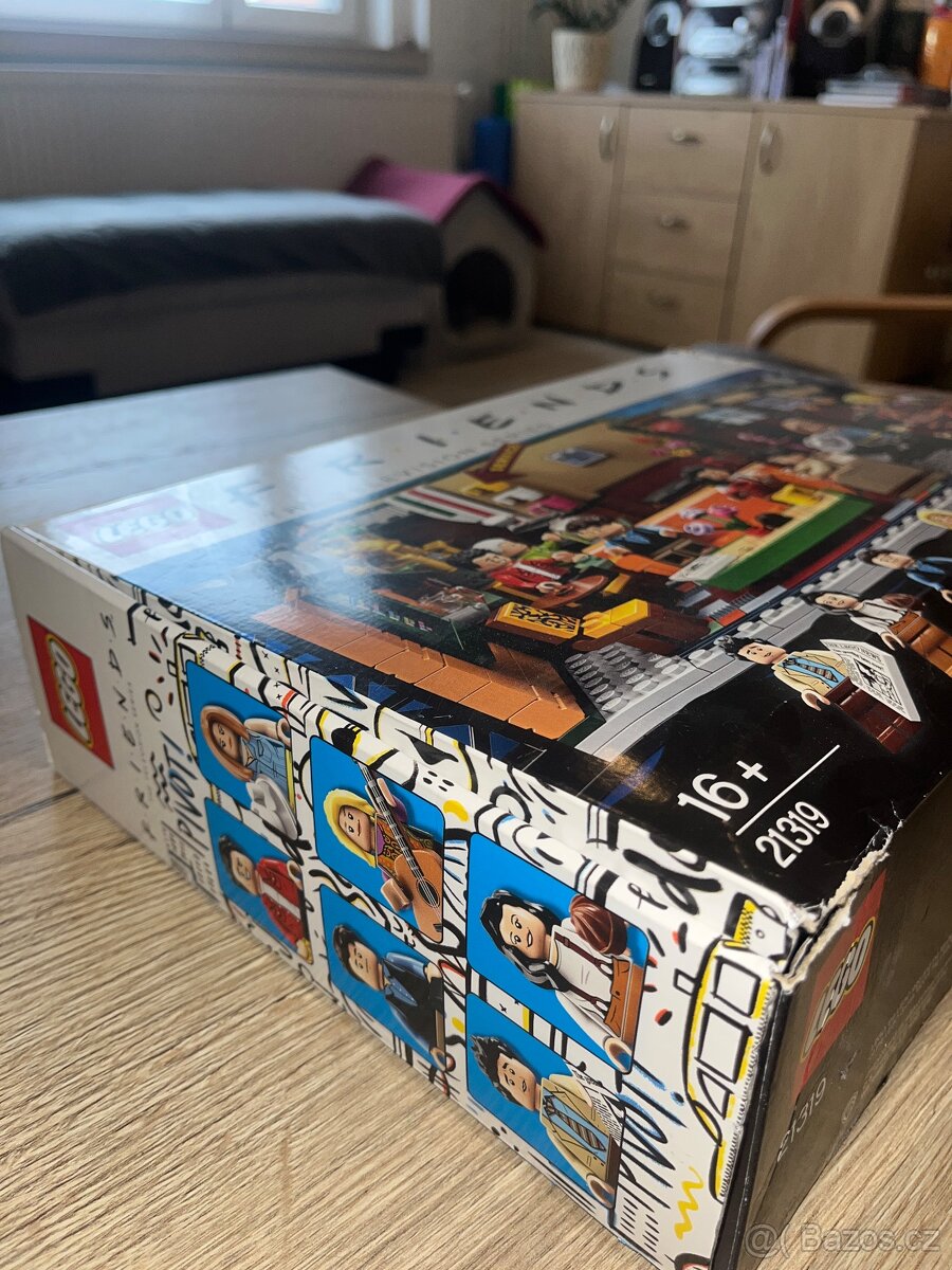 Lego Friends Central Perk - 11