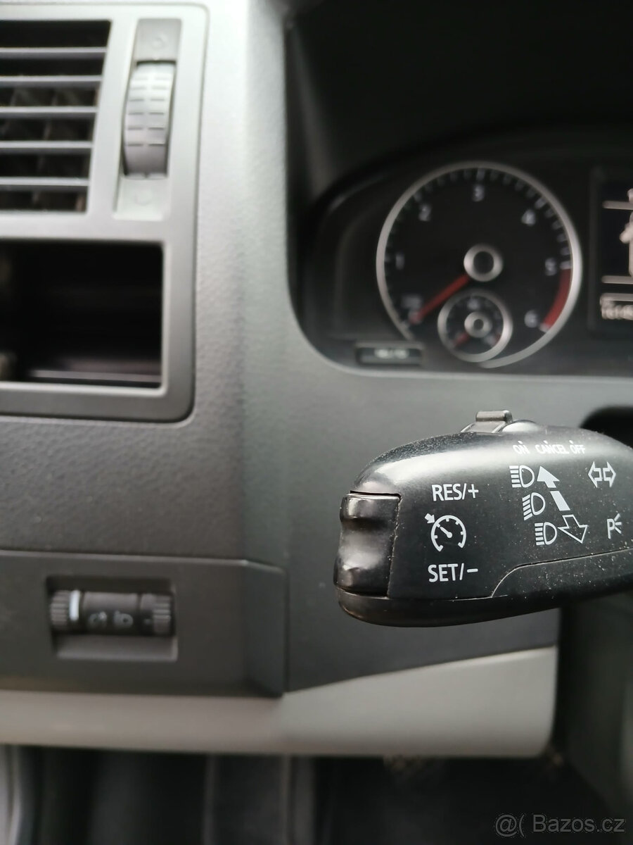 VW CARAVELLE T5.1,AC,8míst,161tkm,CEBIA,TZ,1.maj,DPH - 11