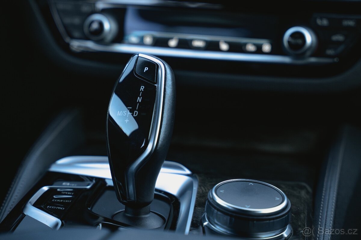 BMW M550d Touring Xdrive LED, HUD, Shadow - 11