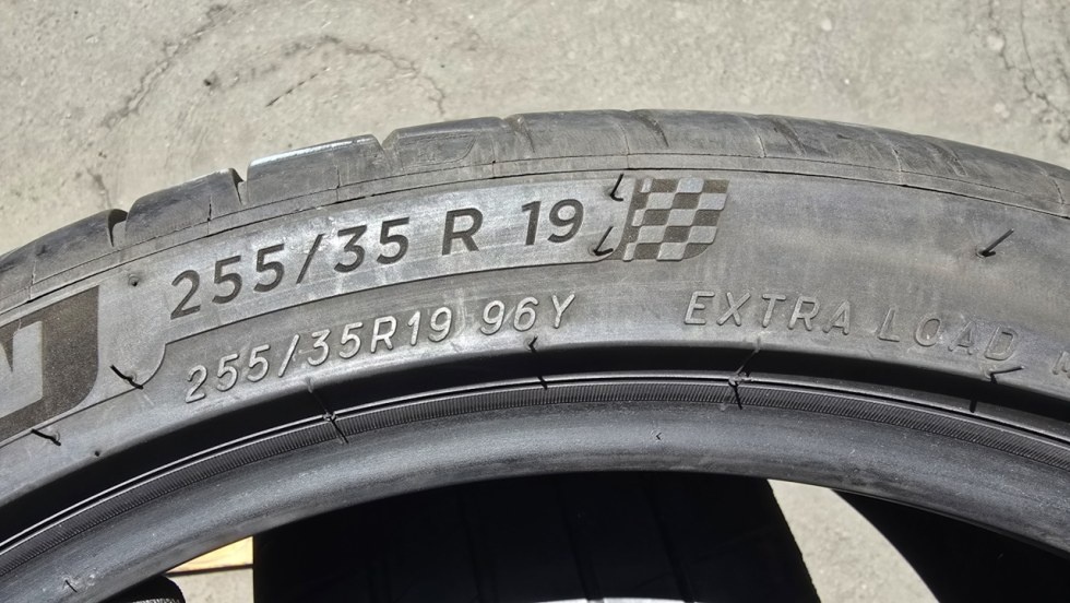 Letní pneu 255/35/19 Michelin - 11