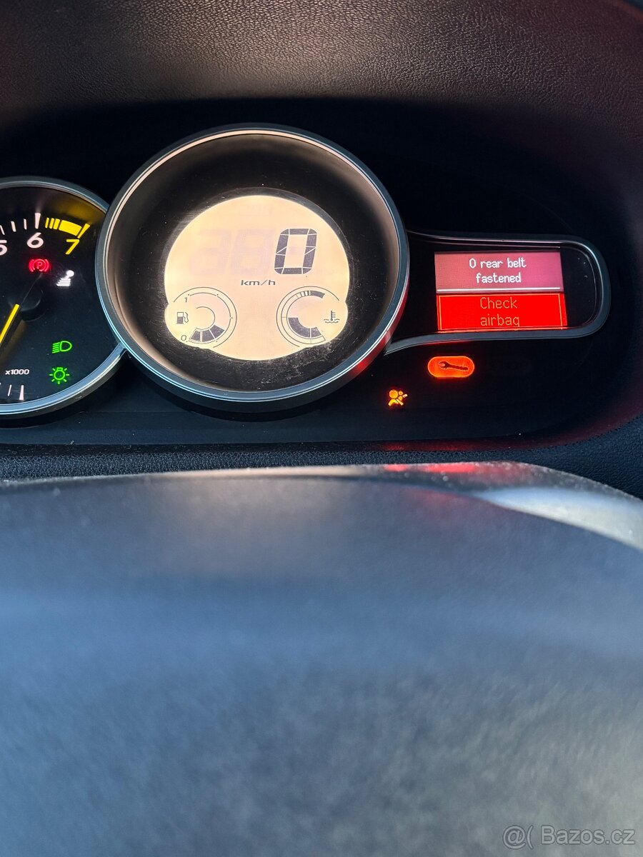 Renault Mégane 1.6-74KW - 11