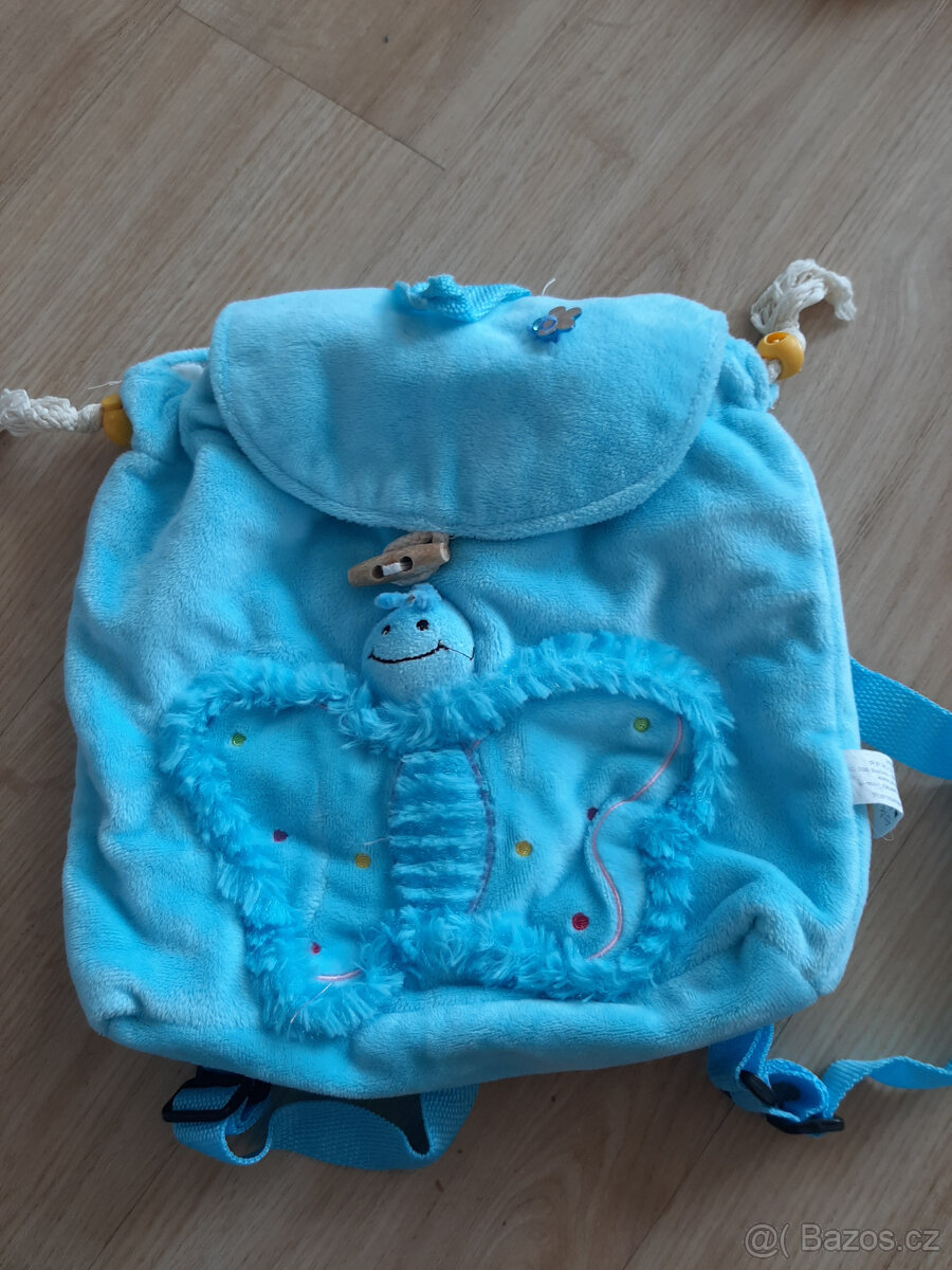 Dámské a dětské oblečení, batohy, tašky, šály, deka - 11